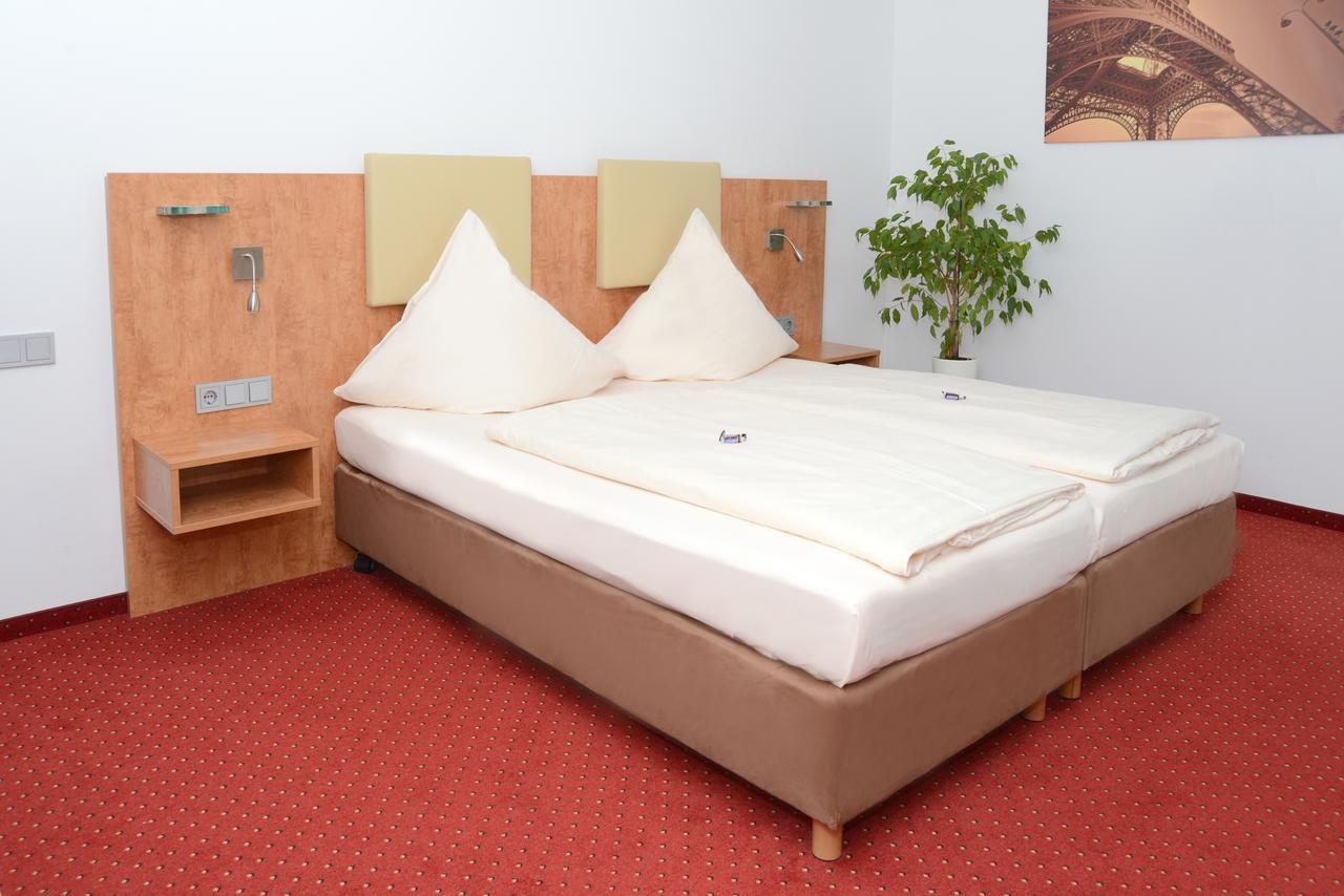 Hotel Jaegerhof Roth  Eksteriør billede